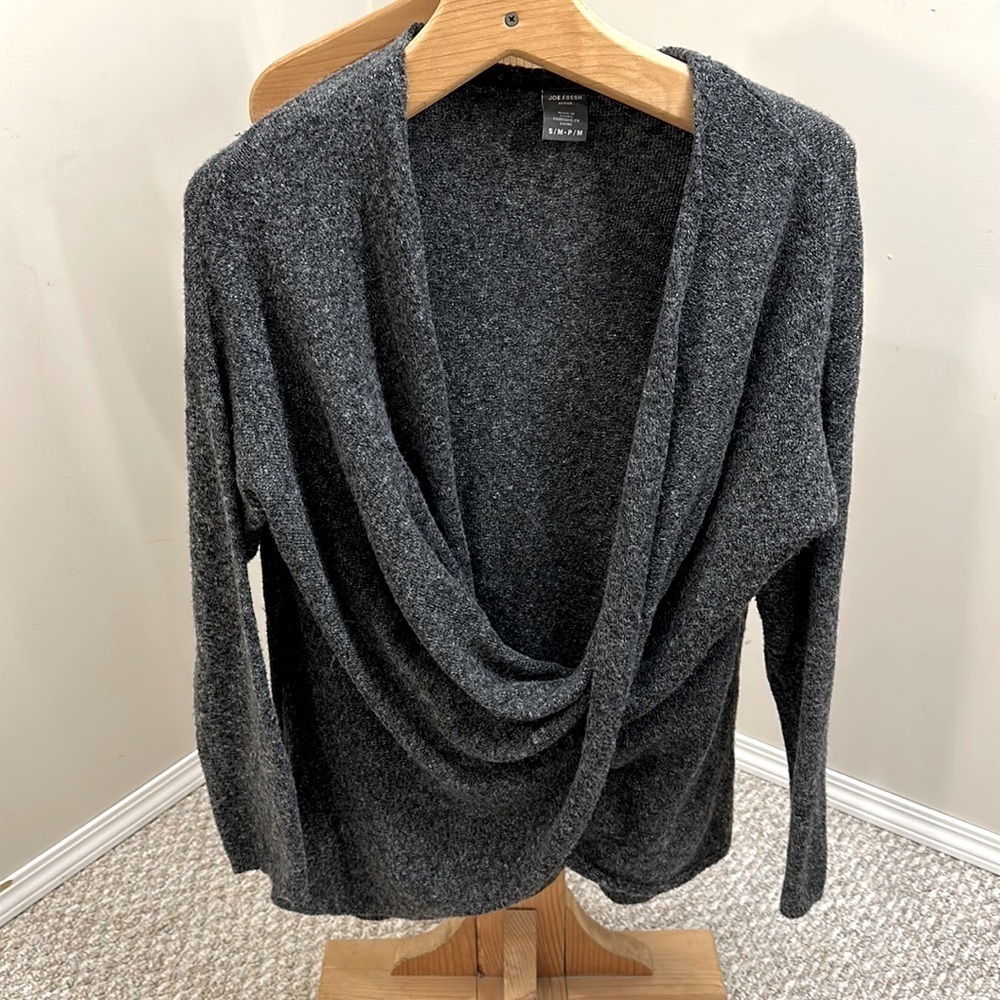 Joe fresh 🌸 dark grey sweater size Sm/Med